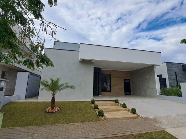 #2038 - Casa para Venda em Taubaté - SP